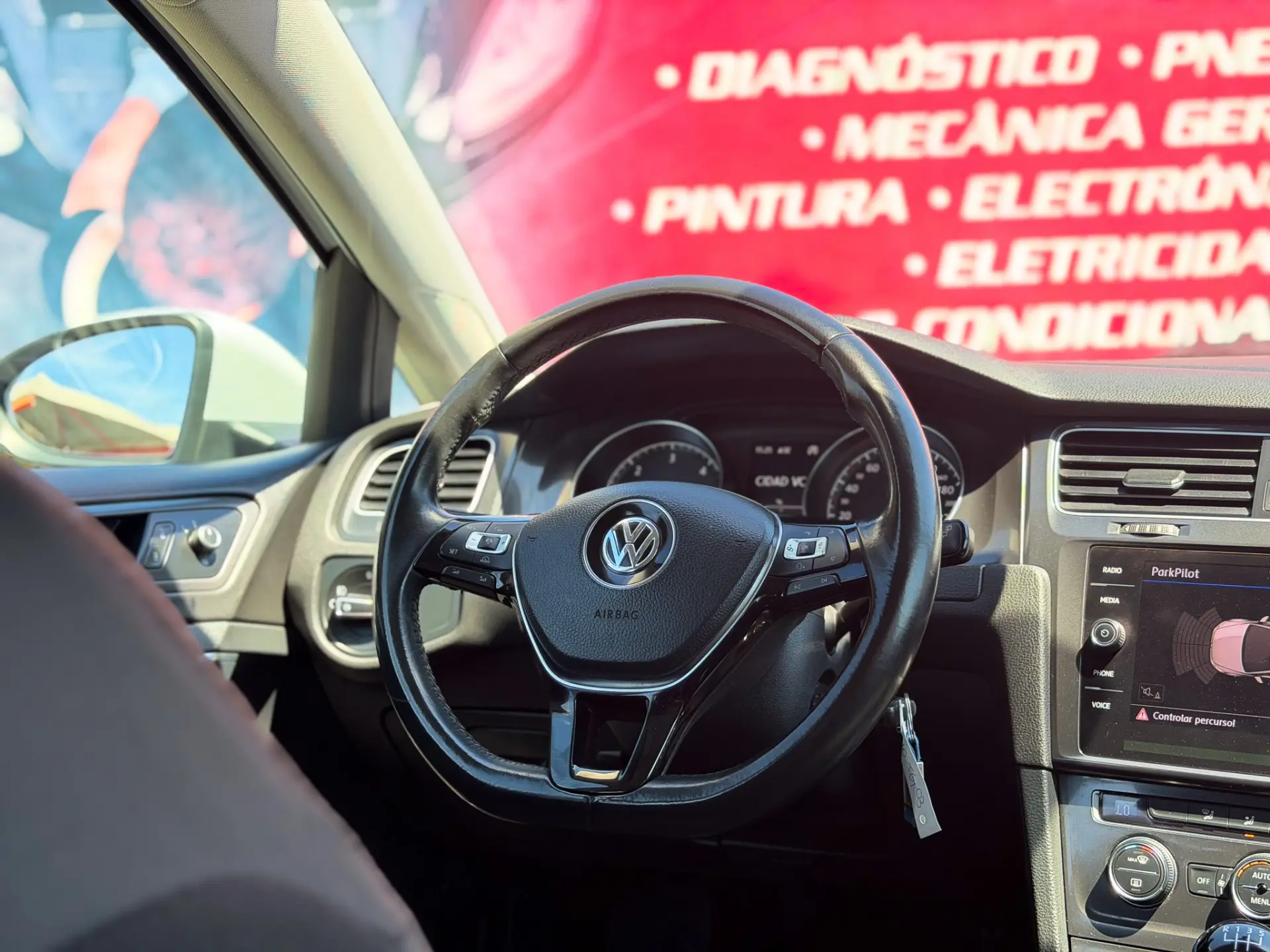 Volkswagen Golf 1.6 TDI Confortline 18