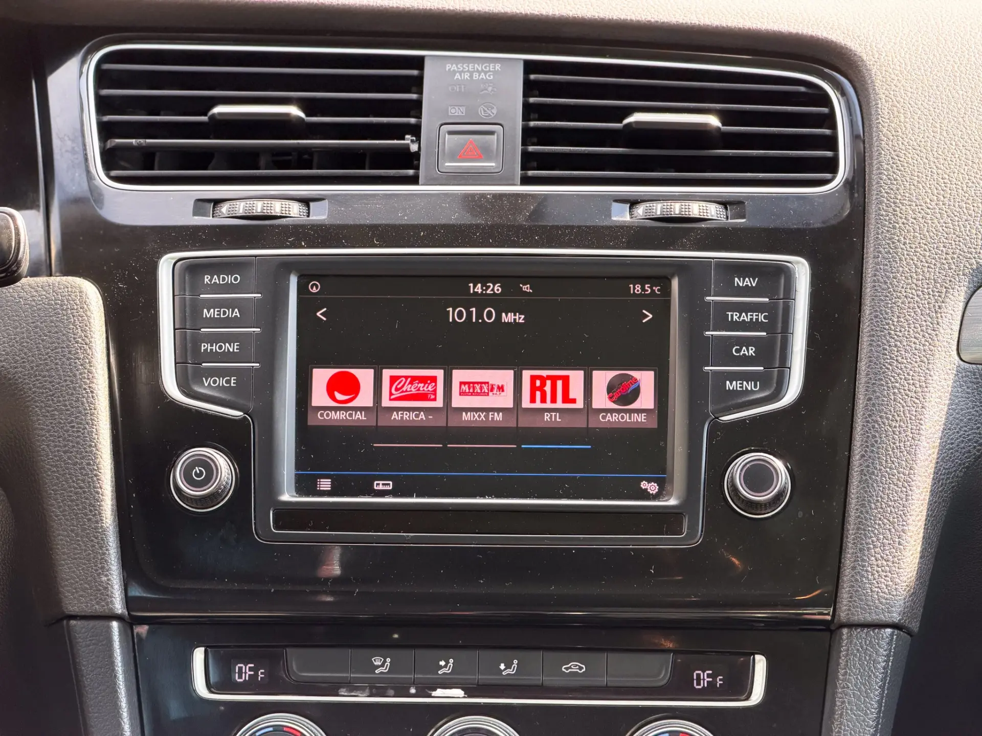 Volkswagen Golf 1.6 TDI BlueMotion Allstar 17