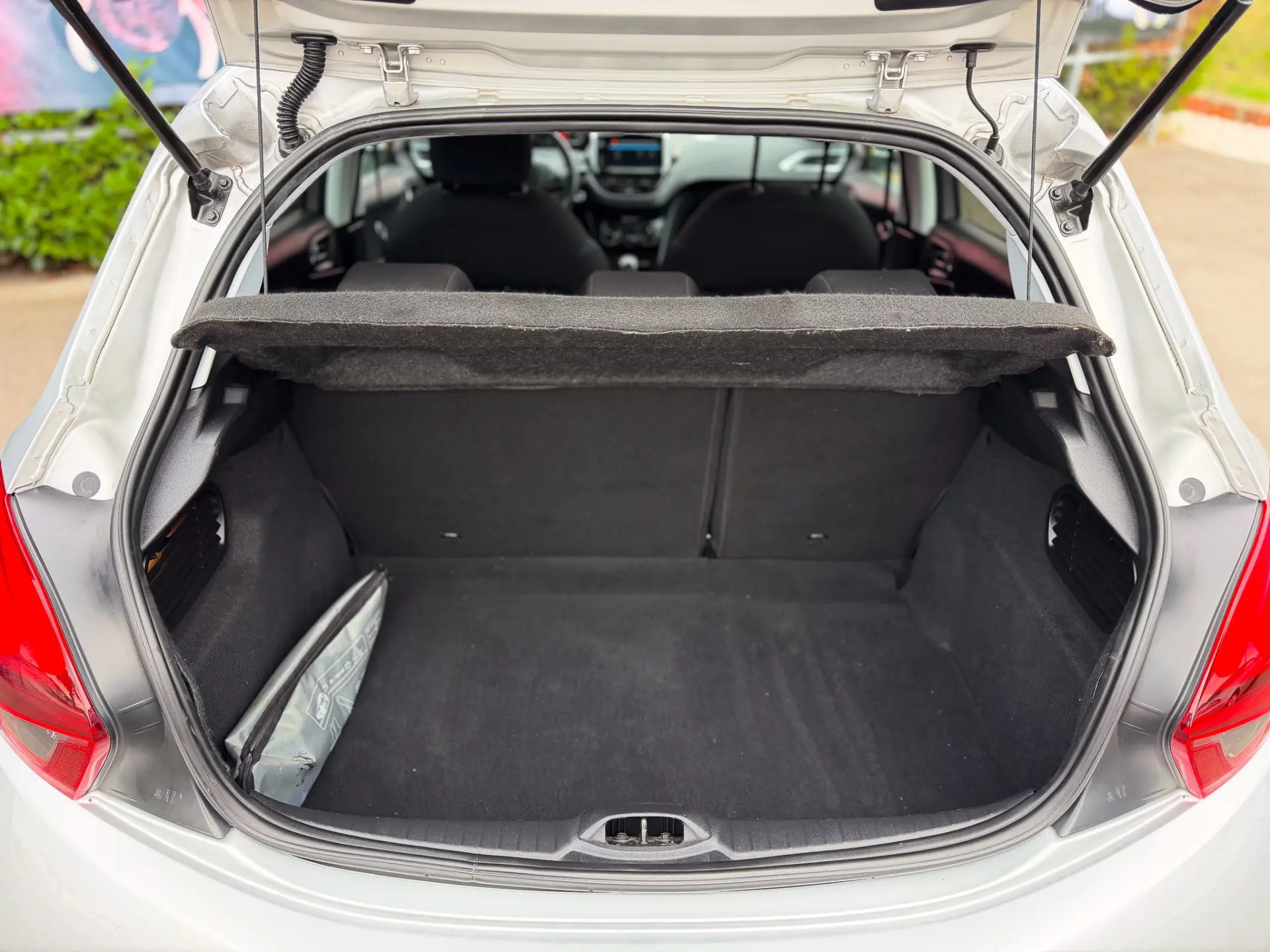Peugeot 208 1.6 BlueHDi Style 12