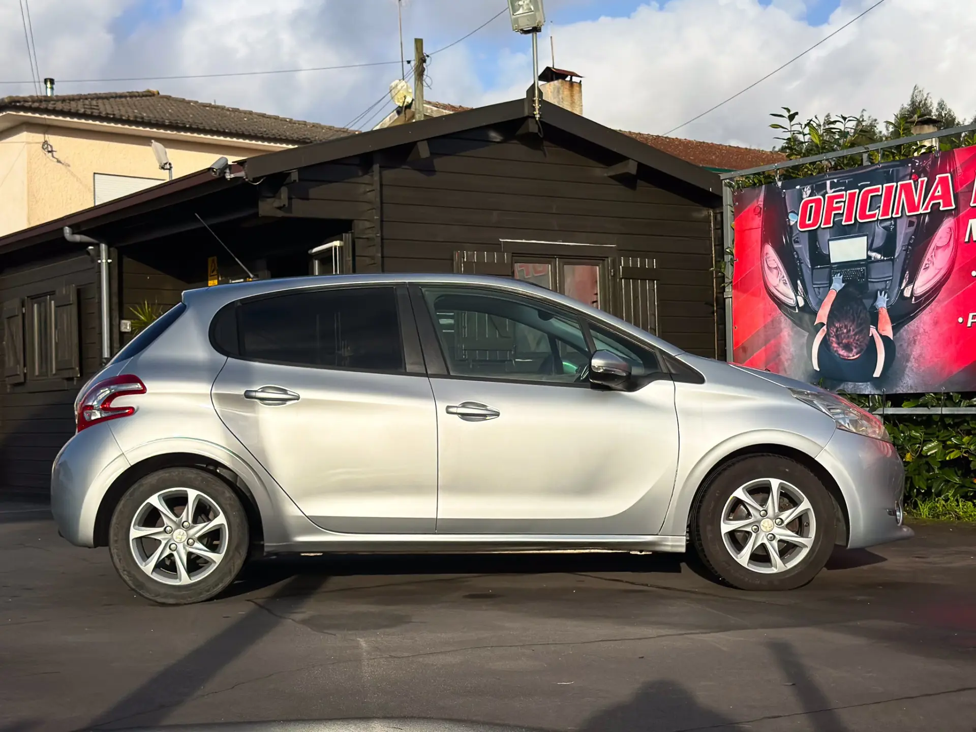 Peugeot 208 1.4 HDi Access 9