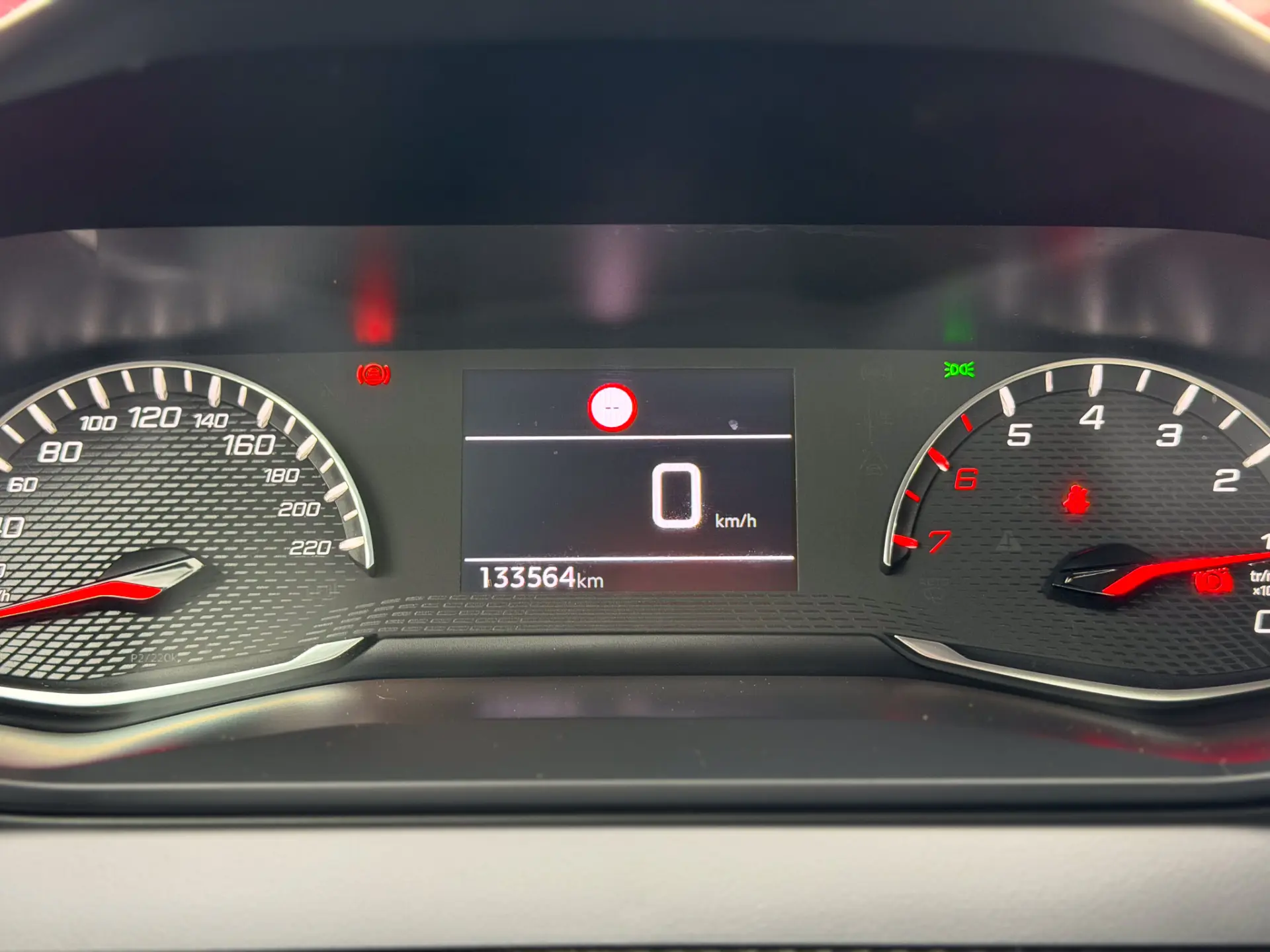 Peugeot 2008 1.5 BlueHDi Active Pack 18