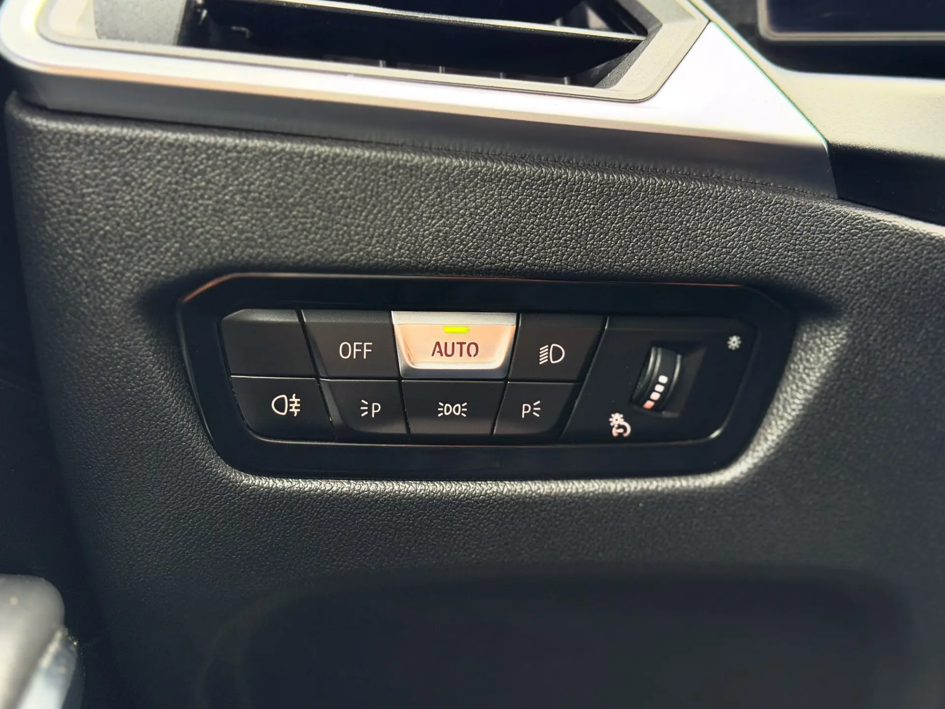 BMW 320 d Pack Desportivo M Auto 23