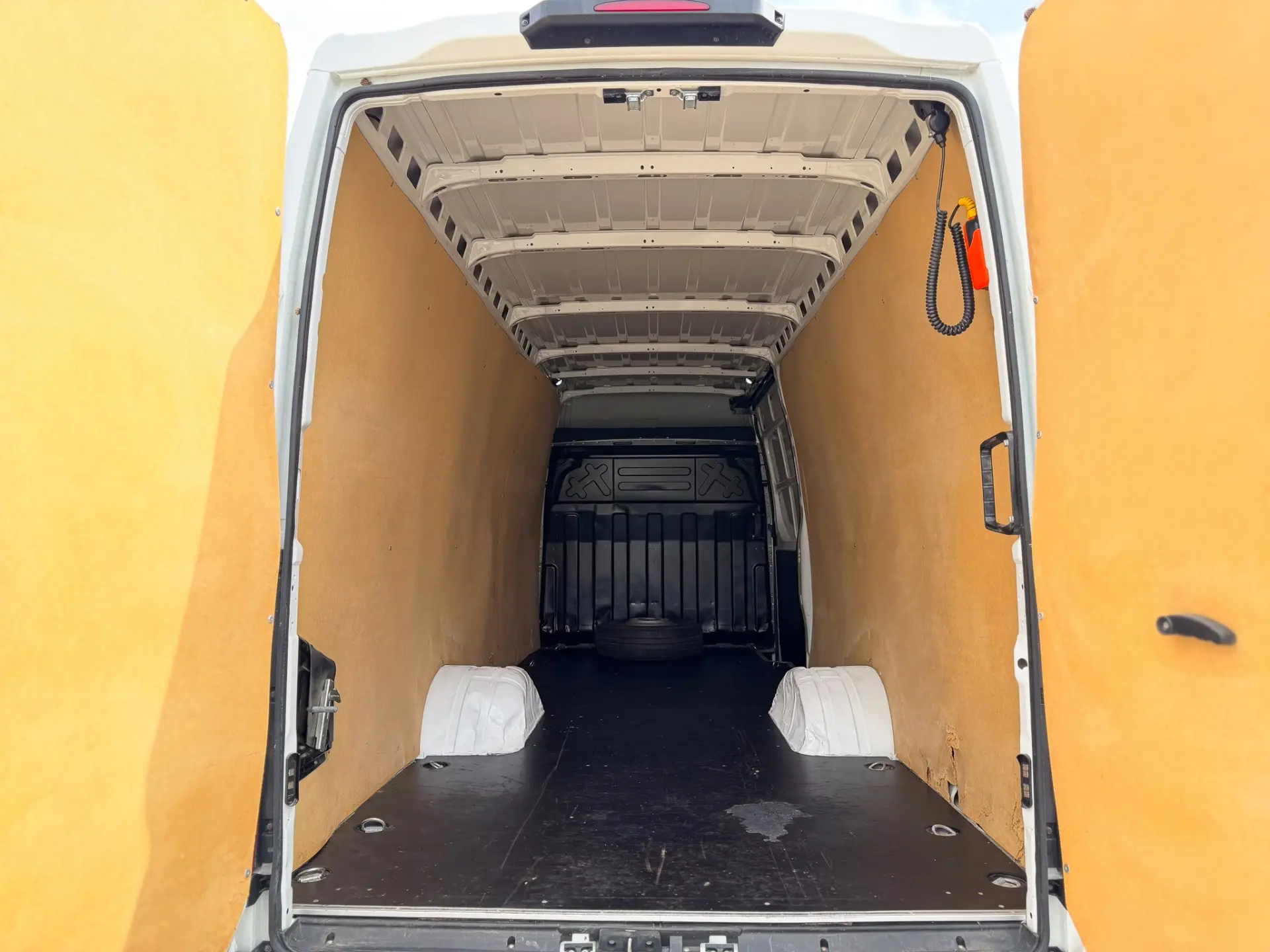 Iveco Daily 3.0 70C18H 7000 15