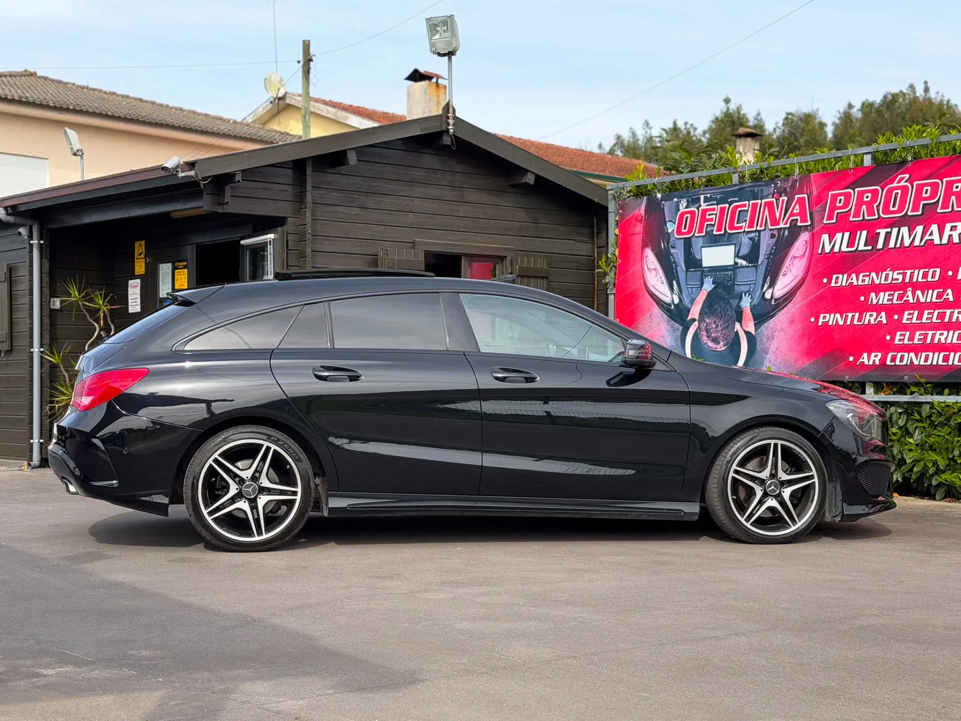 Mercedes-Benz CLA 220 d Shooting Brake AMG Line Aut. 11