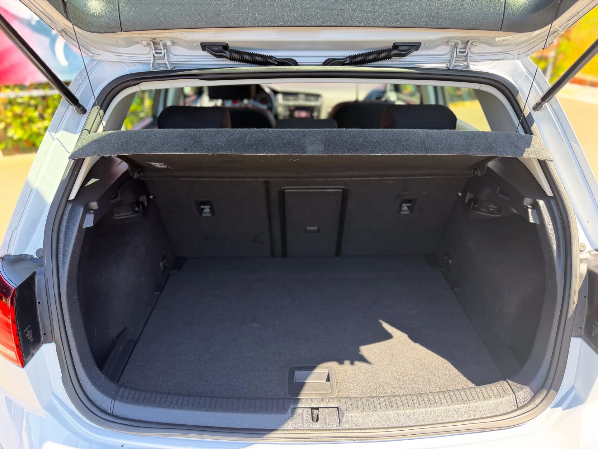 Volkswagen Golf 1.6 TDI Confortline 12