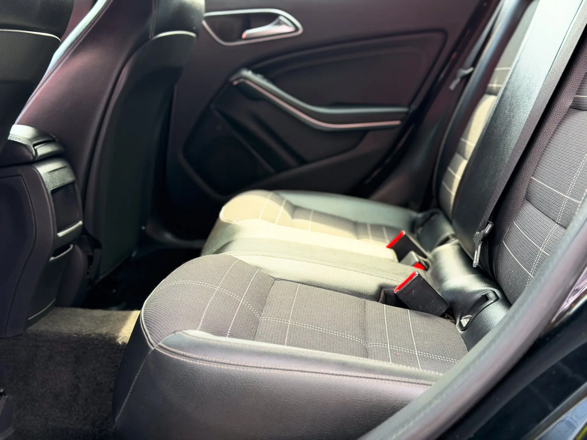 Mercedes-Benz A 180 d Urban 14