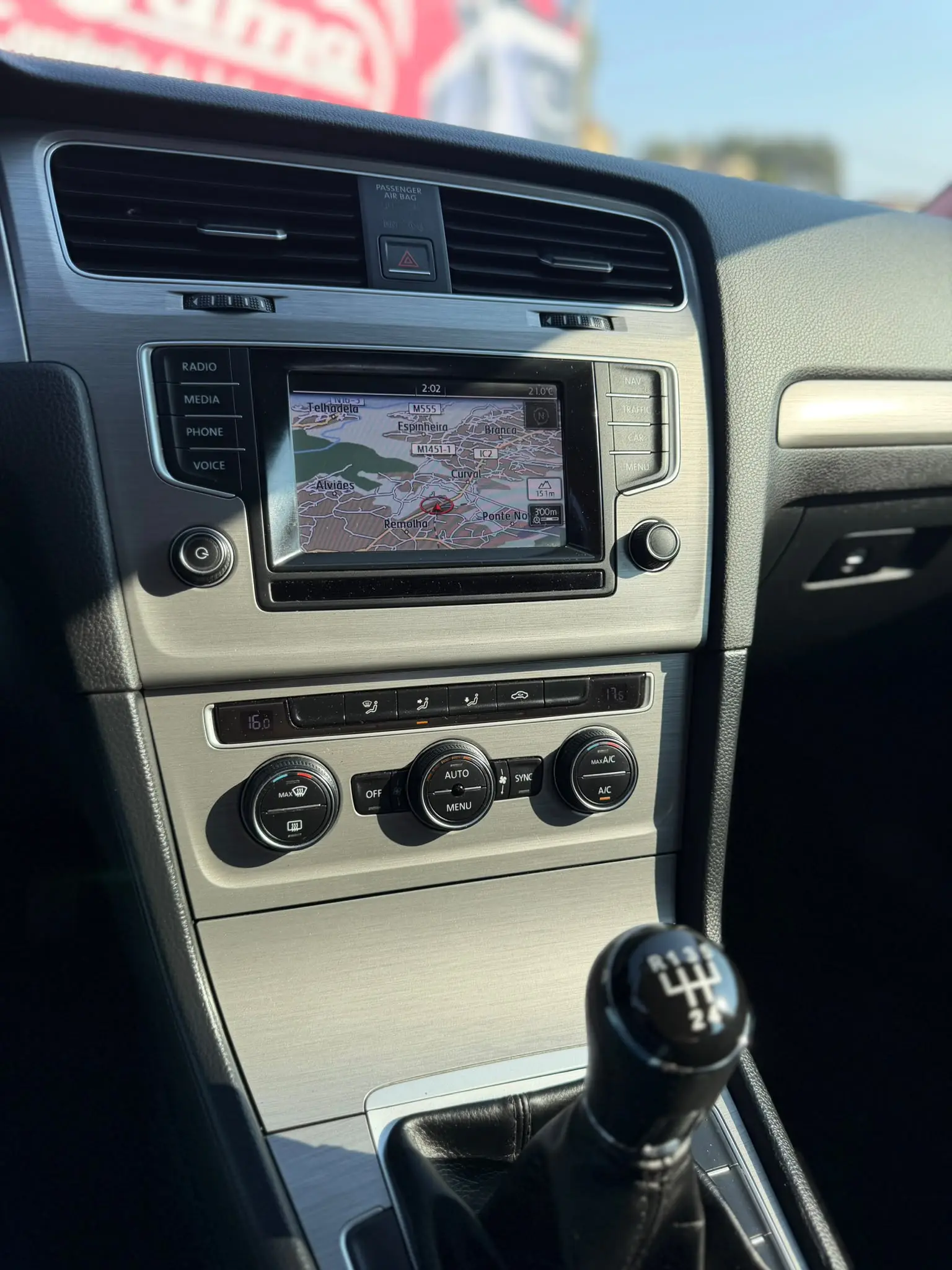 Volkswagen Golf 1.6 TDi R-Line 8