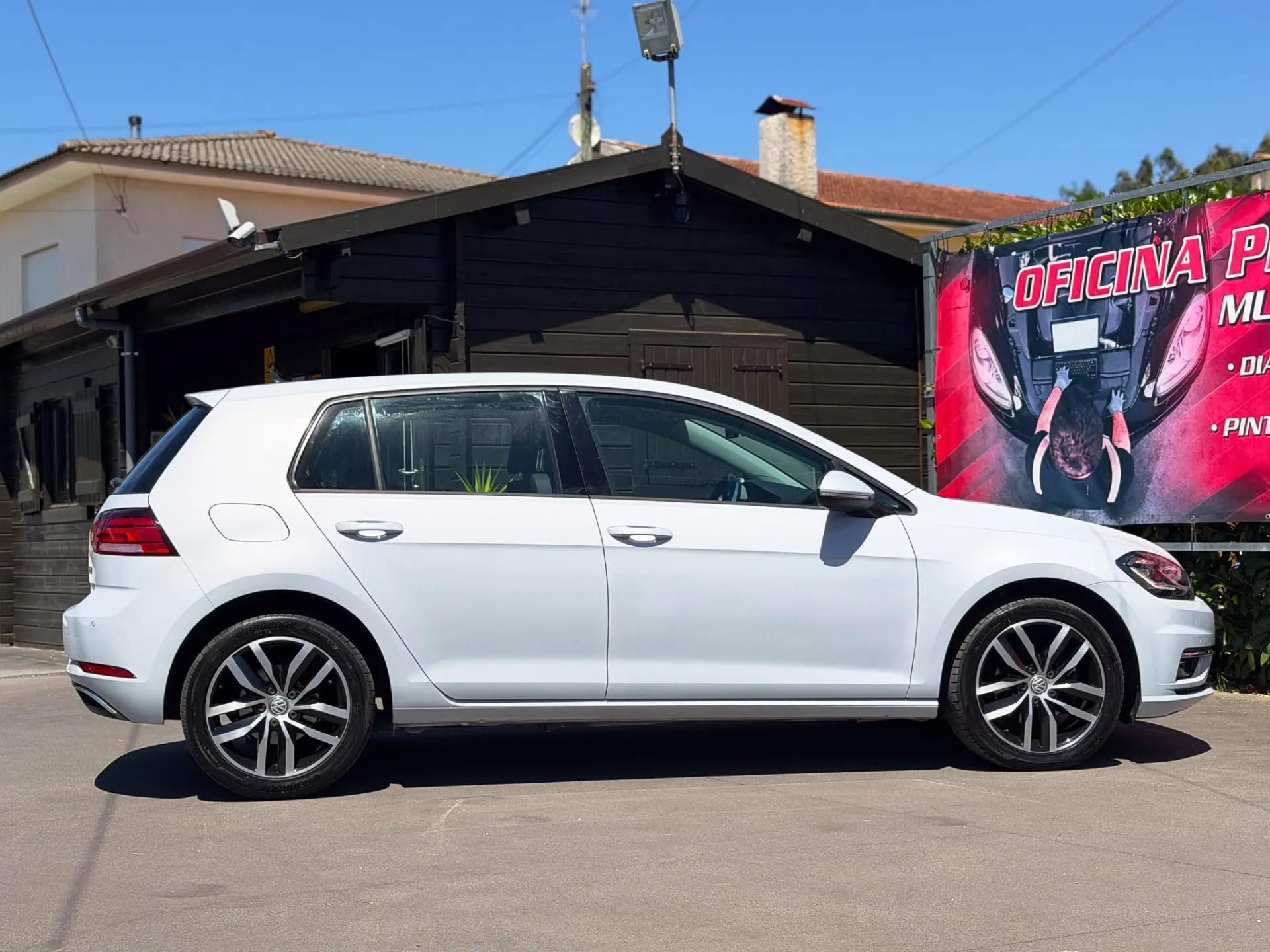 Volkswagen Golf 1.6 TDI Confortline 10