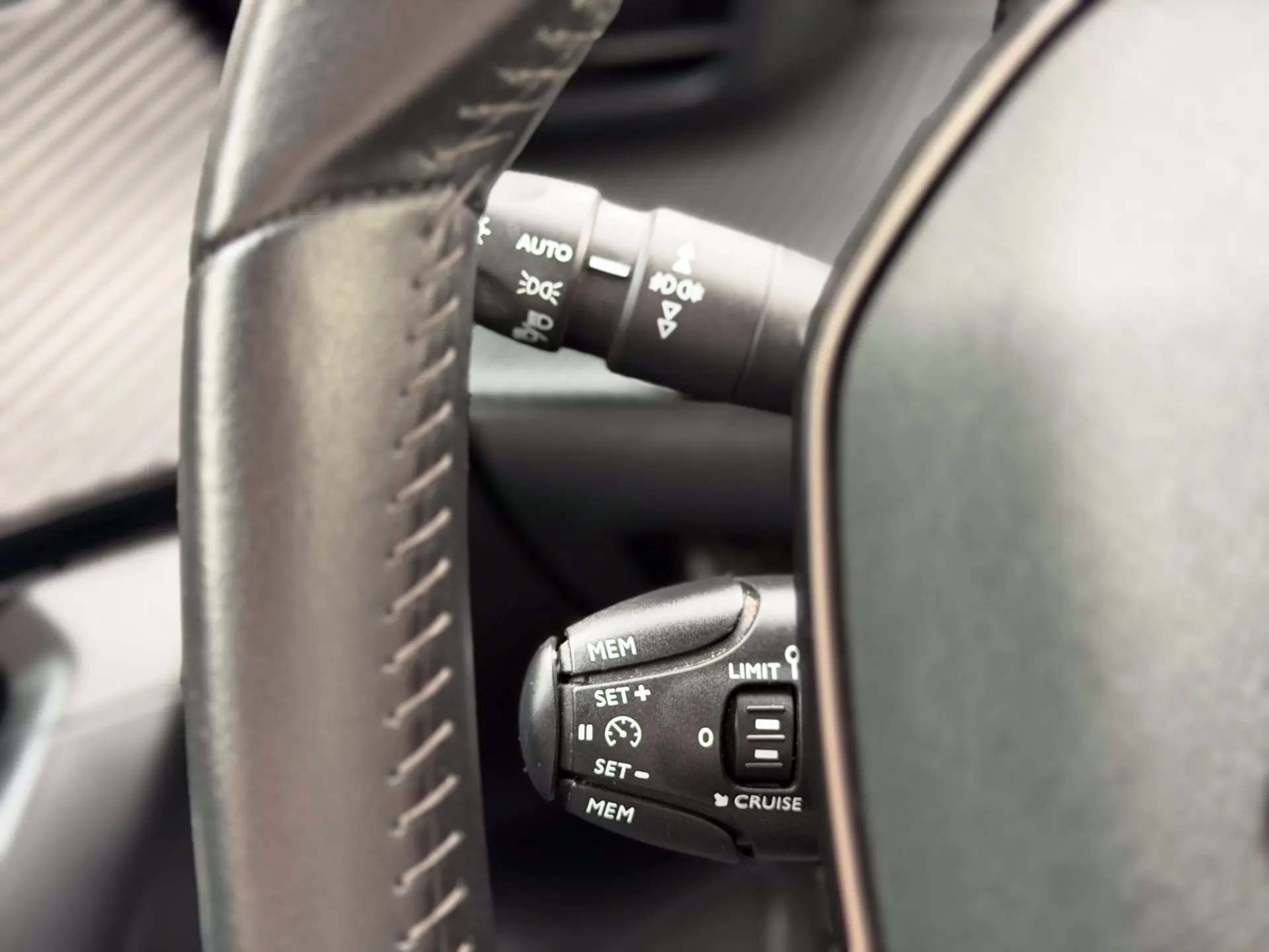 Peugeot 2008 1.5 BlueHDi Active Pack 21