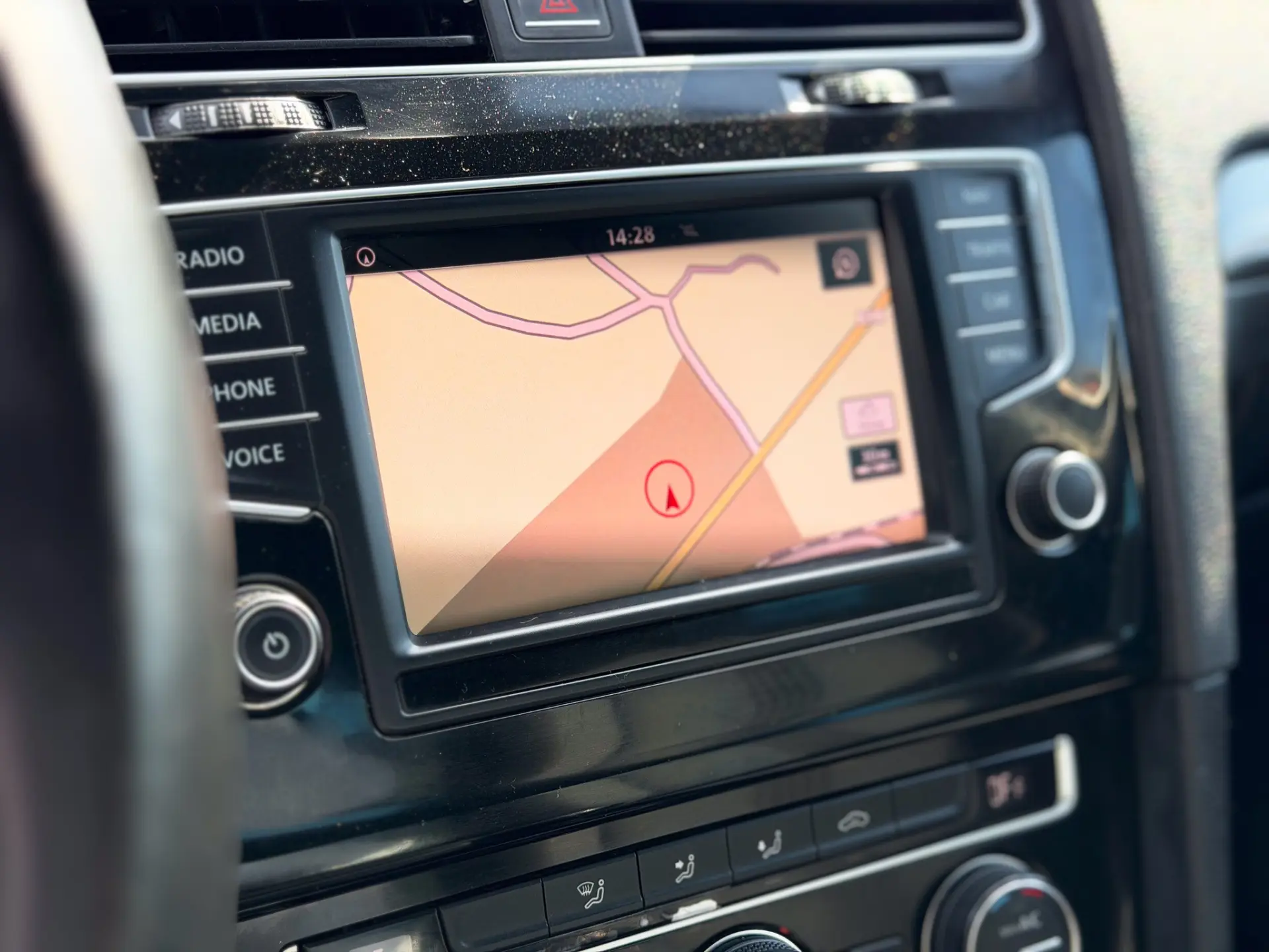 Volkswagen Golf 1.6 TDI BlueMotion Allstar 14