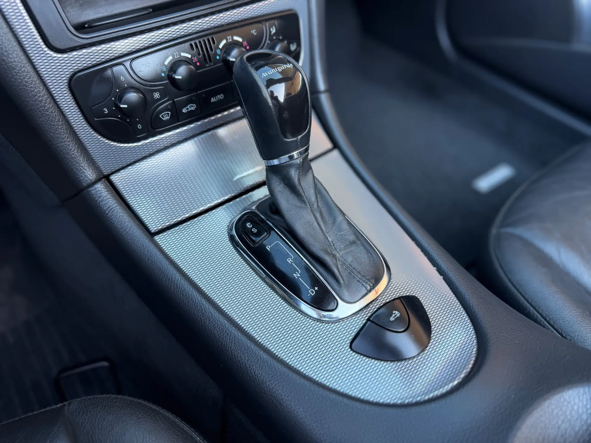 Mercedes-Benz CLK 200 K Avantgarde Aut. 25