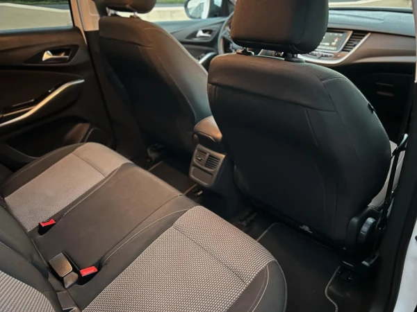 Opel Grandland X 1.2 T Edition 10