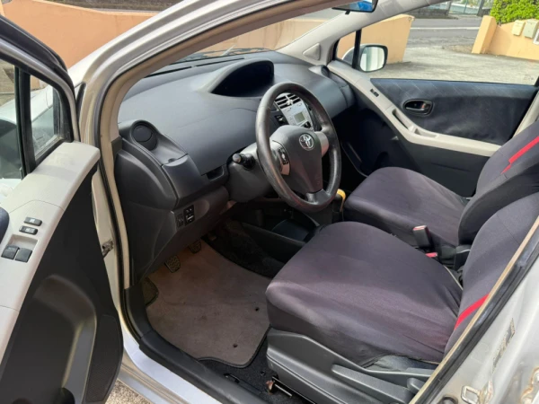 Toyota Yaris 8
