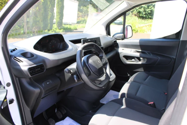 Peugeot Partner 8