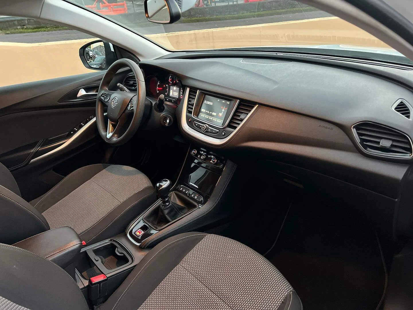 Opel Grandland X 1.2 T Edition 11