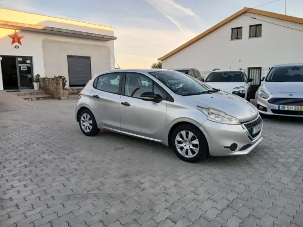 Peugeot 208 1.4 HDi 3