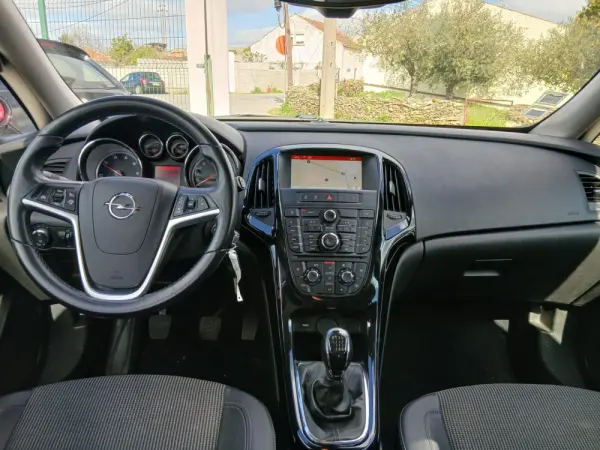 Opel Astra Sports Tourer Outro 5