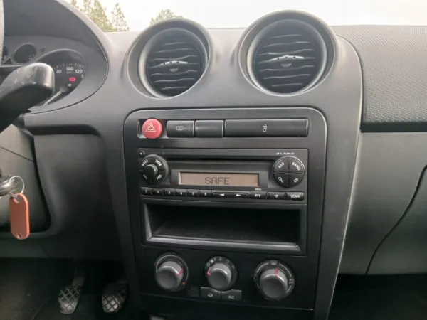 SEAT Ibiza 1.2 12V Reference 6