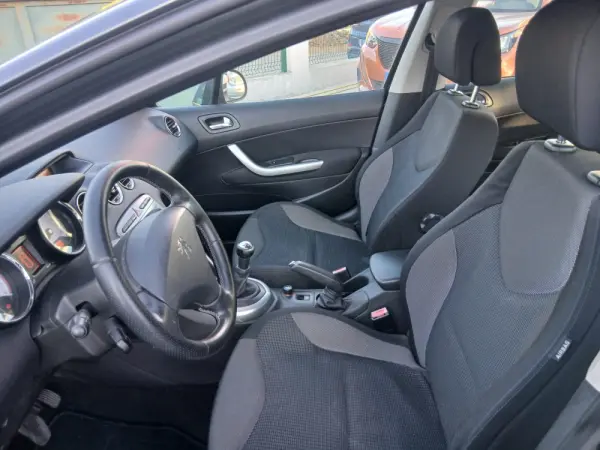 Peugeot 308 1.6 HDi Executive 8