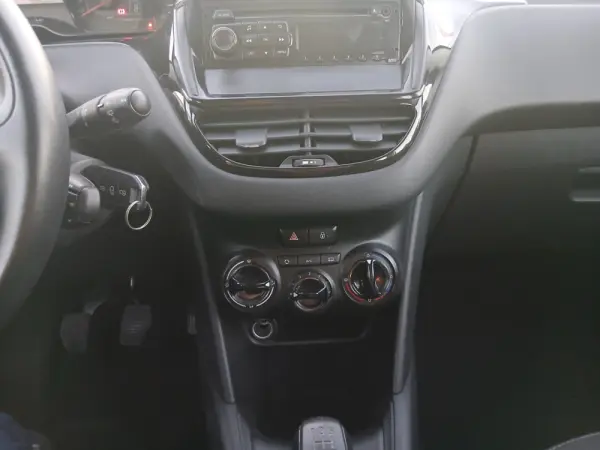 Peugeot 208 1.4 HDi 16