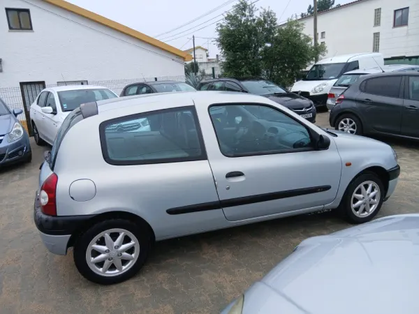 Renault Clio 1.9 D RN 5