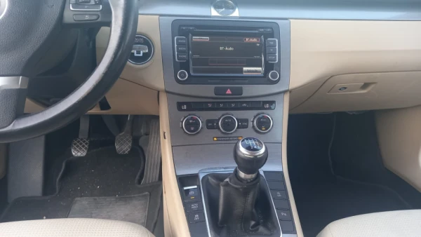 Volkswagen Passat 1.6 TDI BlueMotion 7