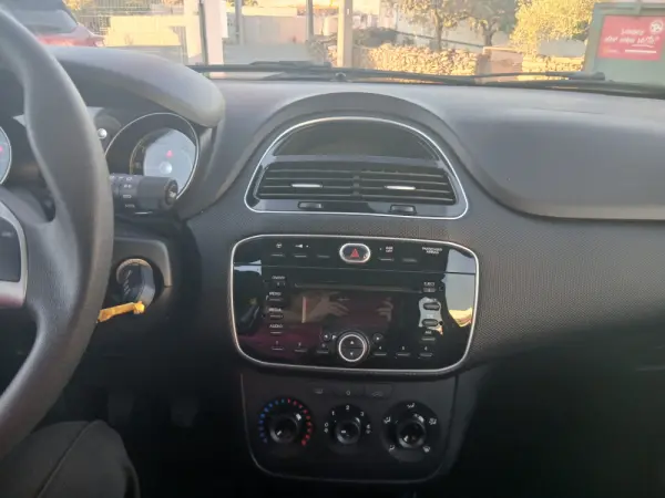 Fiat Punto 1.2 Easy S&S 10