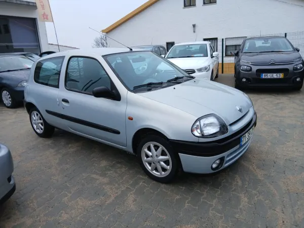 Renault Clio 1.9 D RN 6