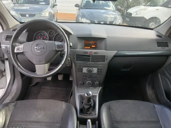 Opel Astra 1.9 CDTI Cosmo 6