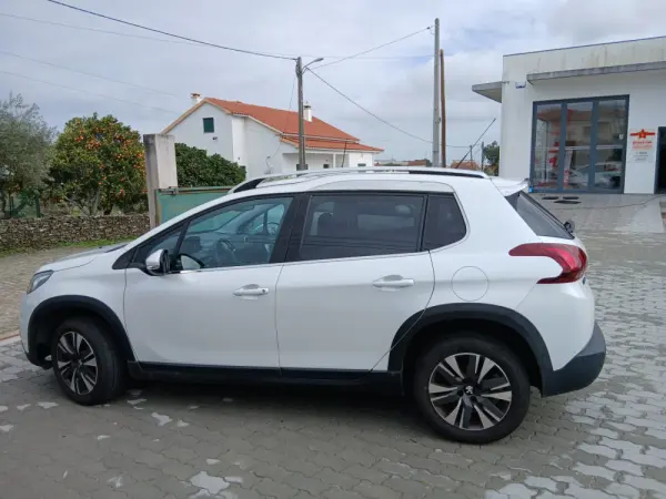 Peugeot 2008 1.6 BlueHDi Allure 3
