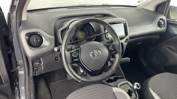 Toyota Aygo X 1.0 X-Play Plus MM 16
