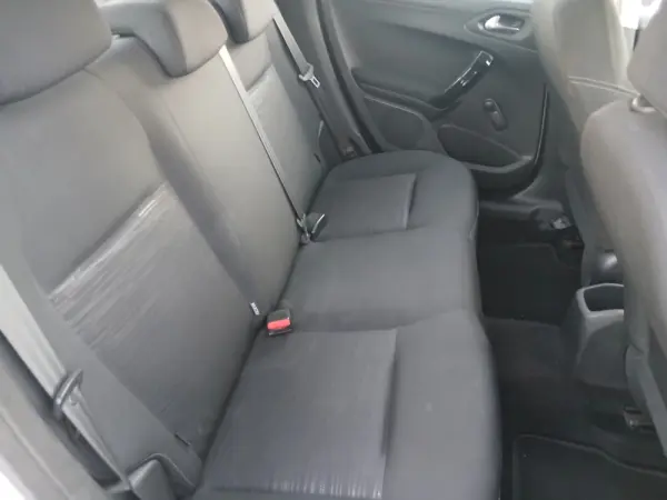 Peugeot 208 1.4 HDi 15