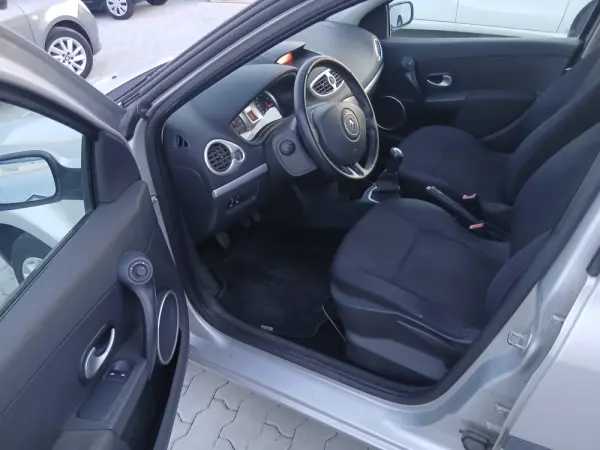 Renault Clio 1.2 TCE Dynamique S 10