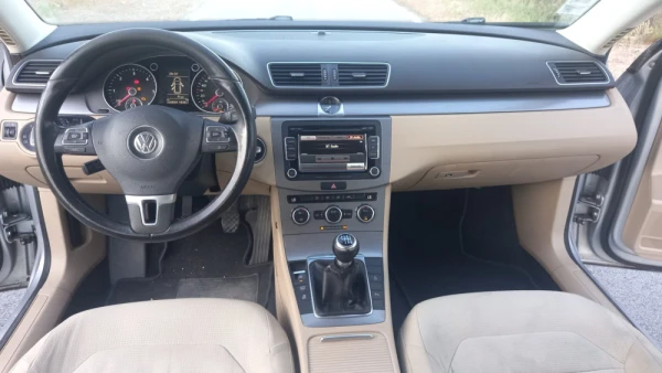 Volkswagen Passat 1.6 TDI BlueMotion 6