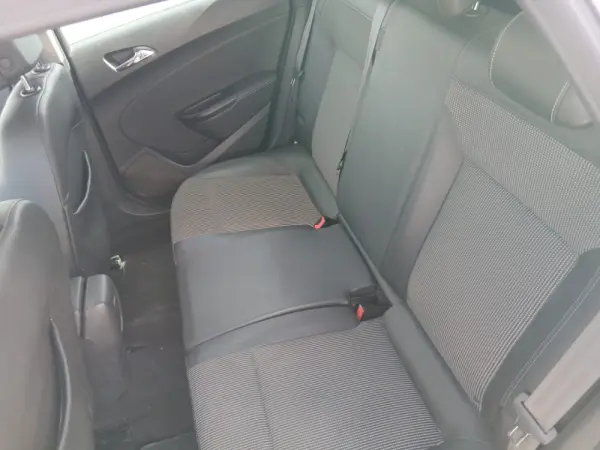 Opel Astra Sports Tourer Outro 11