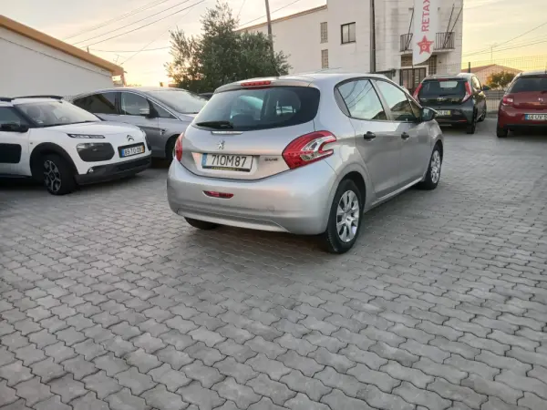Peugeot 208 1.4 HDi 7