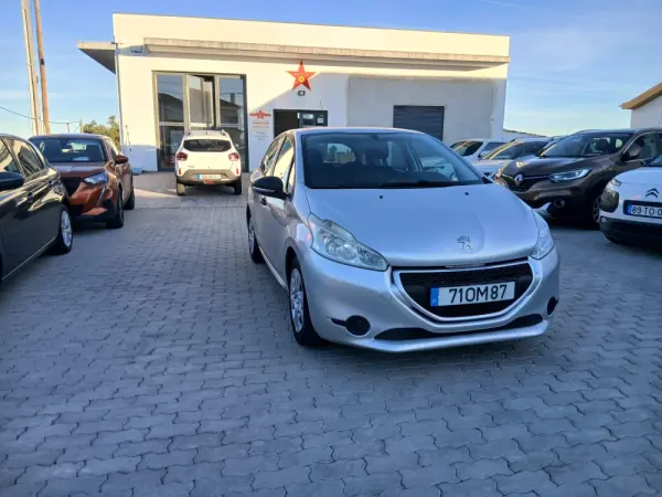 Peugeot 208 1.4 HDi 5