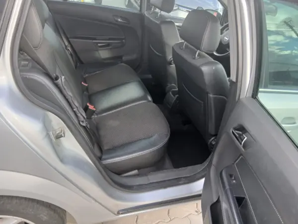 Opel Astra 1.9 CDTI Cosmo 11