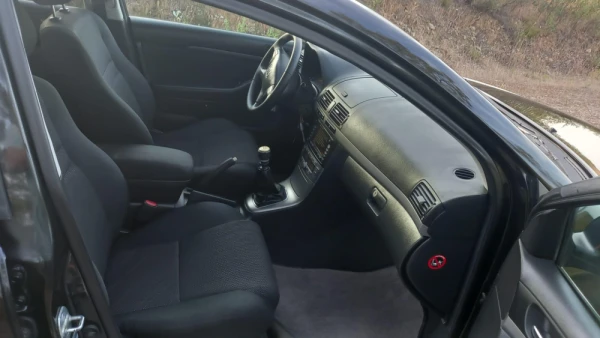 Toyota Avensis SW 2.0 D-4D Sol+GPS 10