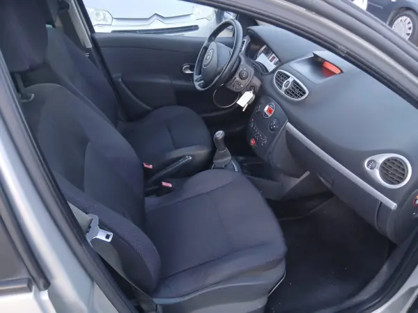 Renault Clio 1.2 TCE Dynamique S 11