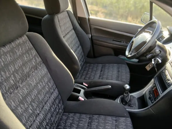 Peugeot 307 1.4 16V Executive 13