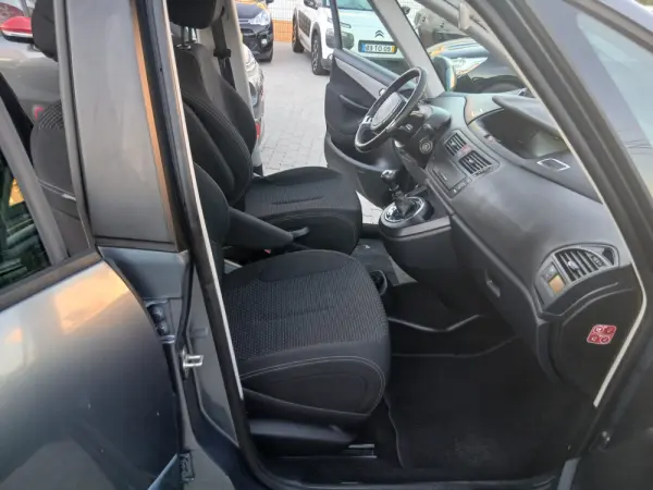 Citroen C4 Picasso 1.6 HDi Exclusive 135g 8