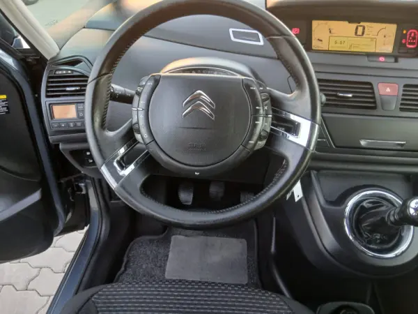 Citroen C4 Picasso 1.6 HDi Exclusive 135g 7