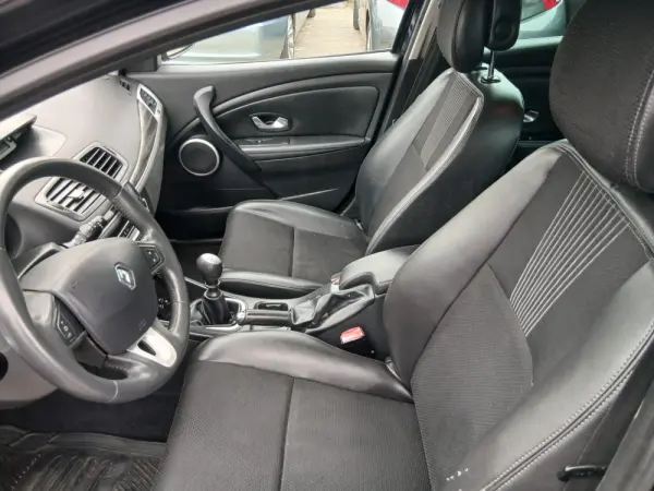 Renault Mégane Outro 9