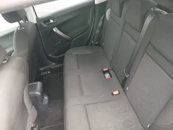 Peugeot 2008 1.2 VTi Allure 15