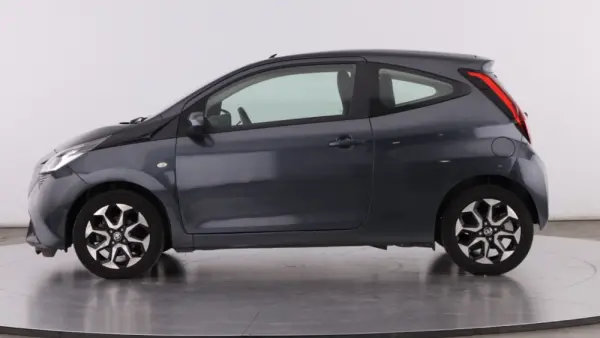 Toyota Aygo X 1.0 X-Play Plus MM 7