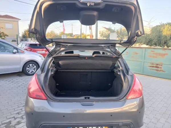 Peugeot 308 1.6 HDi Executive 6