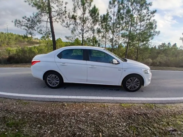 Citroën C-Elysée 1.6 HDi Exclusive 6