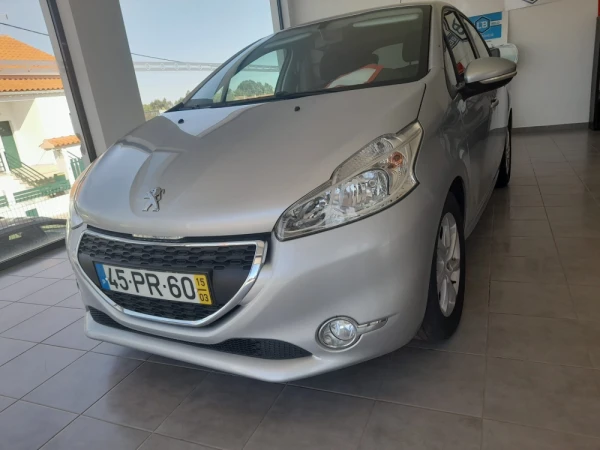 Peugeot 208 1.6 e-HDi Allure 2