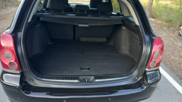 Toyota Avensis SW 2.0 D-4D Sol+GPS 5